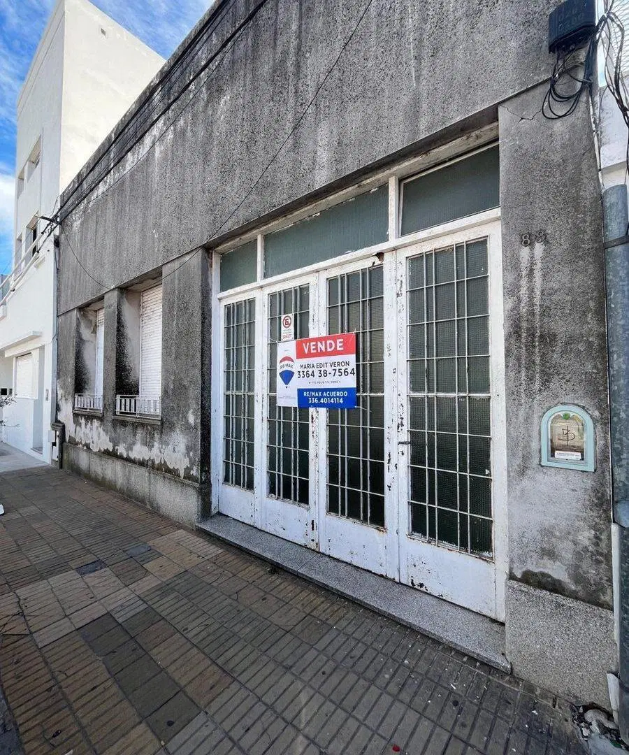 VENTA ZONA CENTRICA CASA 3 DORM COCHERA AP. CRED 2
