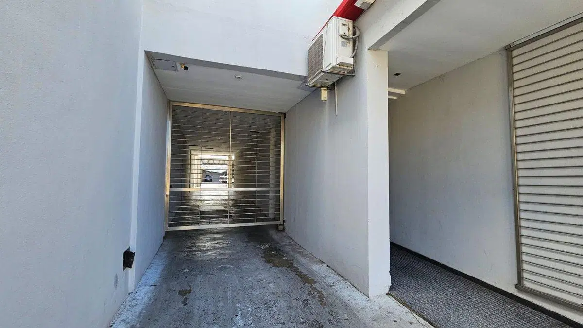 VENTA COCHERA CUBIERTA CENTRO SAN NICOLAS 2