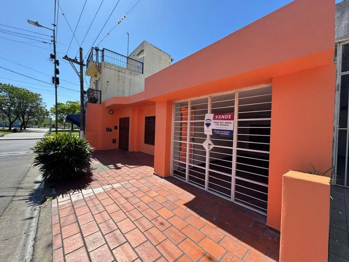 CASA DE 4 DORMITORIOS EN SAN NICOLAS 2