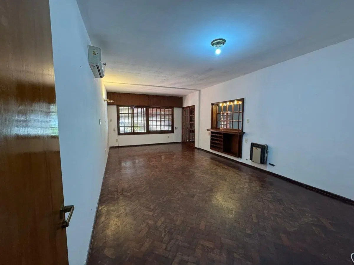 CASA DE 4 DORMITORIOS EN SAN NICOLAS 4