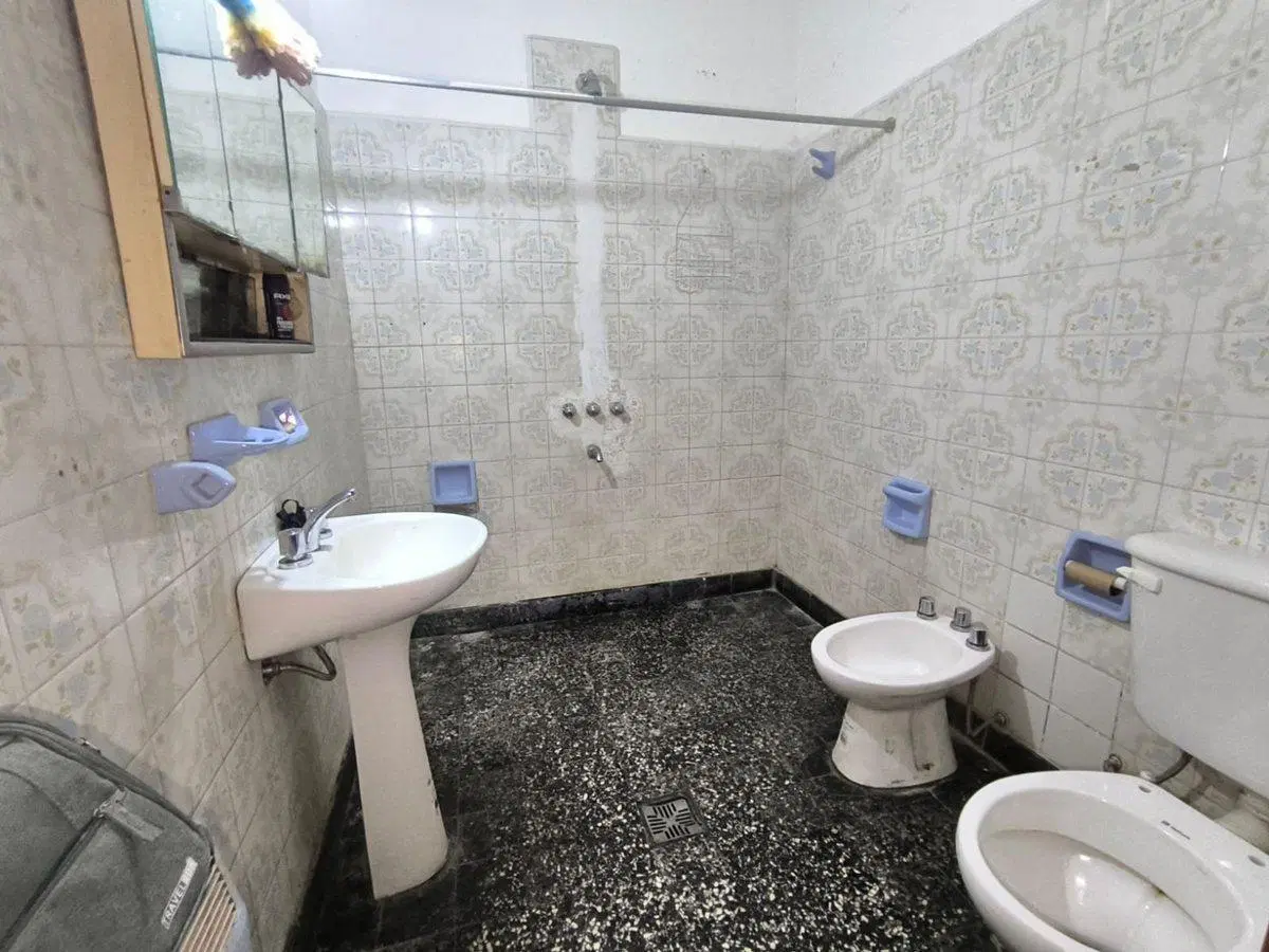 VENTA CASA 2 DORMIT Y GRAN PATIO EN SAN NICOLAS 3