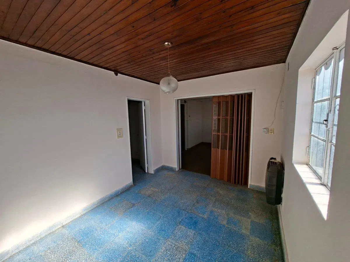 VENTA CASA SOBRE LOTE 974M2 - GENERAL ROJO 5