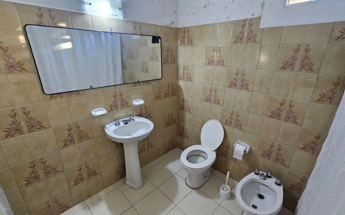 VENTA CASA 2 DORMITORIOS + COCHERA 4