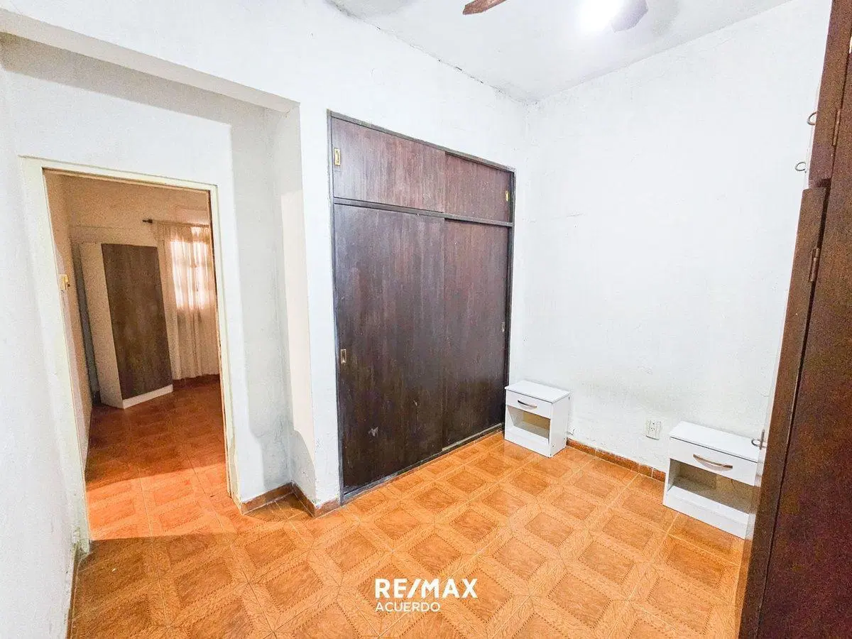 VENTA DE CASA EN ESQUINA CON PILETA Y QUINCHO 5