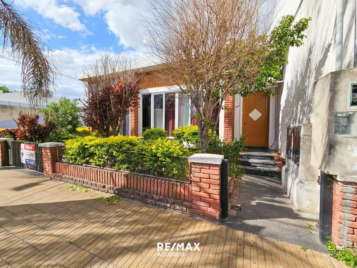 SAN NICOLAS VENTA LOTE CON DOS VIVIENDAS 2 HAB C/U 2