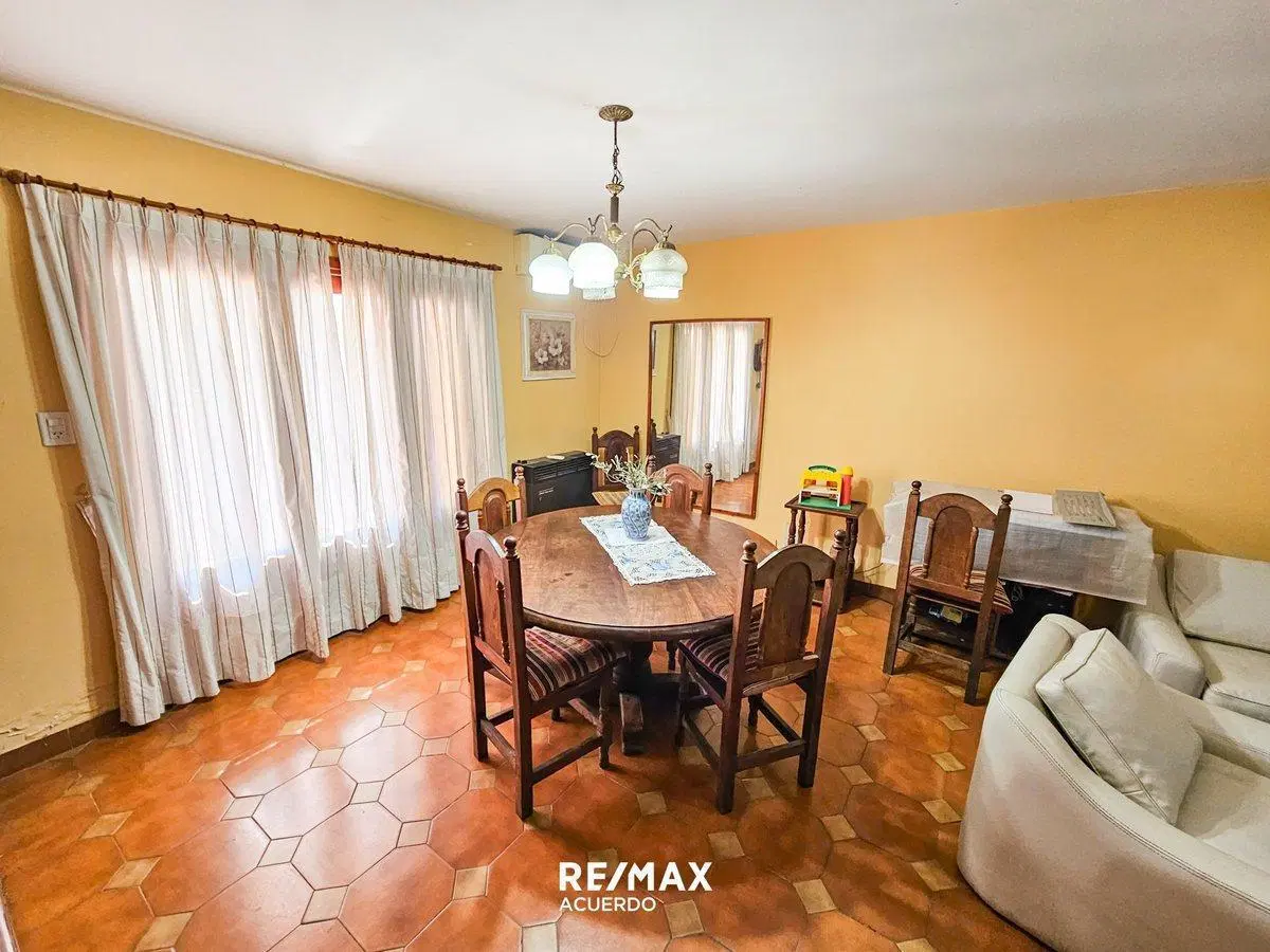 Venta de Casa de 3 dormitorios en el centro de SN 3