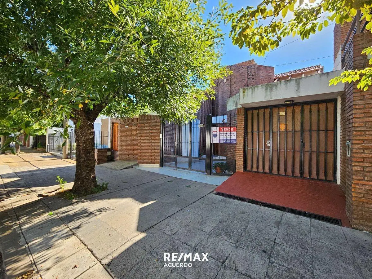 Venta de Casa de 3 dormitorios en el centro de SN 2