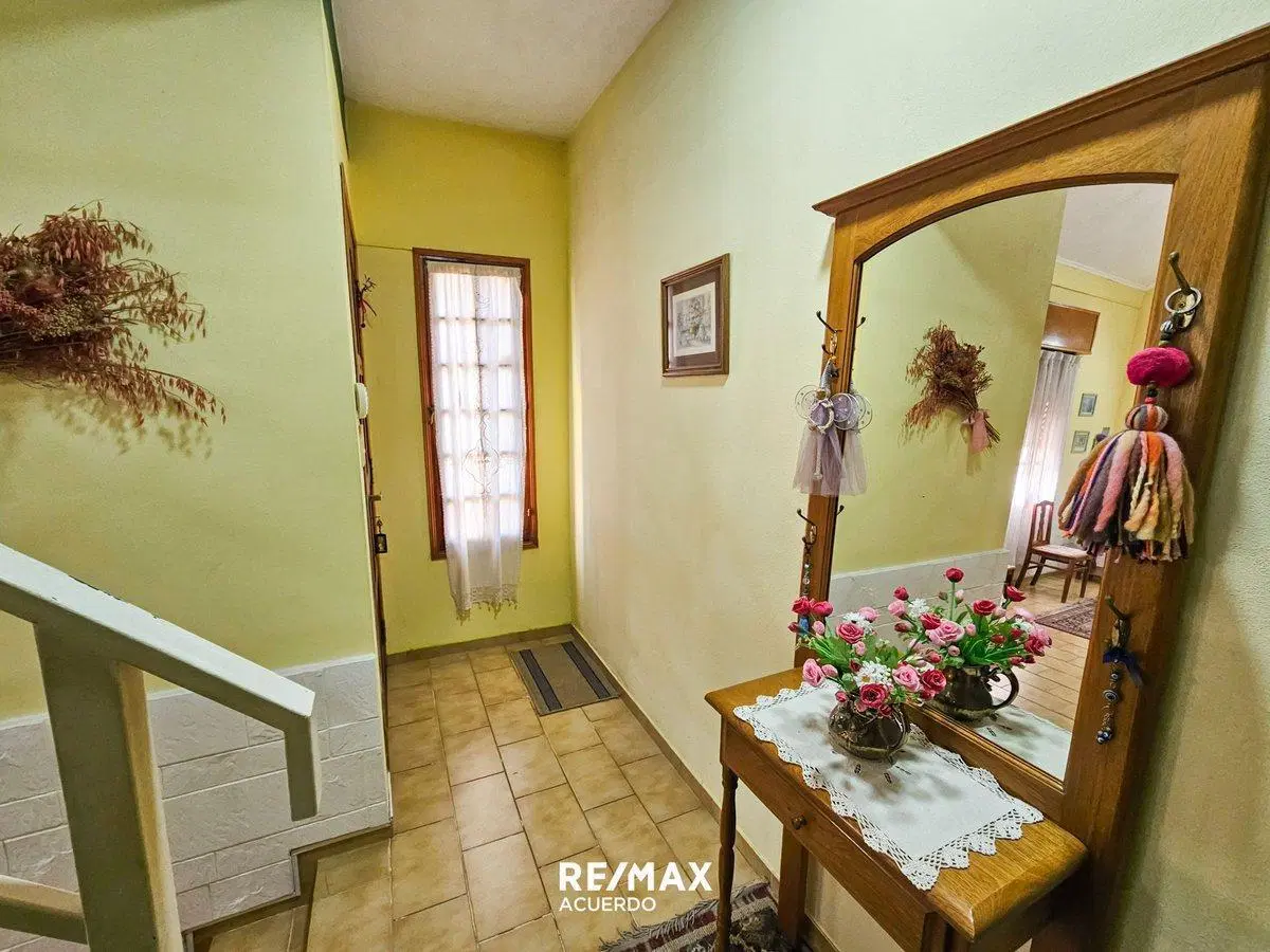 CASA TRES DORMITORIOS EN VENTA APTA CREDITO 2