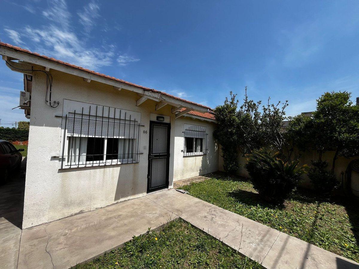VENTA CASA 2 DORM CON GRAN TERRENO EN BARRIO ITEC