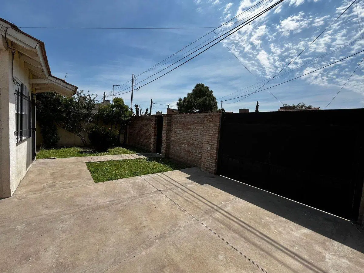 VENTA CASA 2 DORM CON GRAN TERRENO EN BARRIO ITEC 4