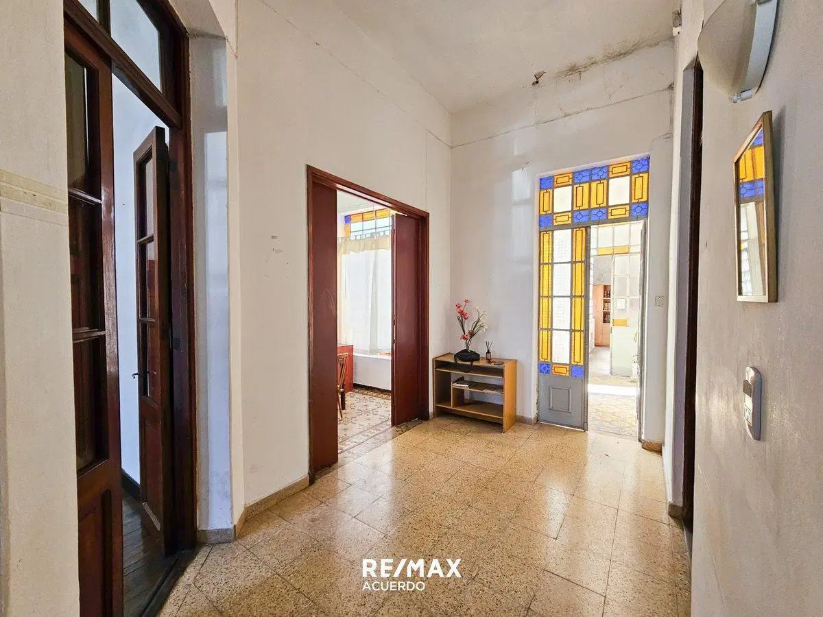 VENTA  CASA  4 DORMI CENTRICA SAN NICOLAS APTA C. 3