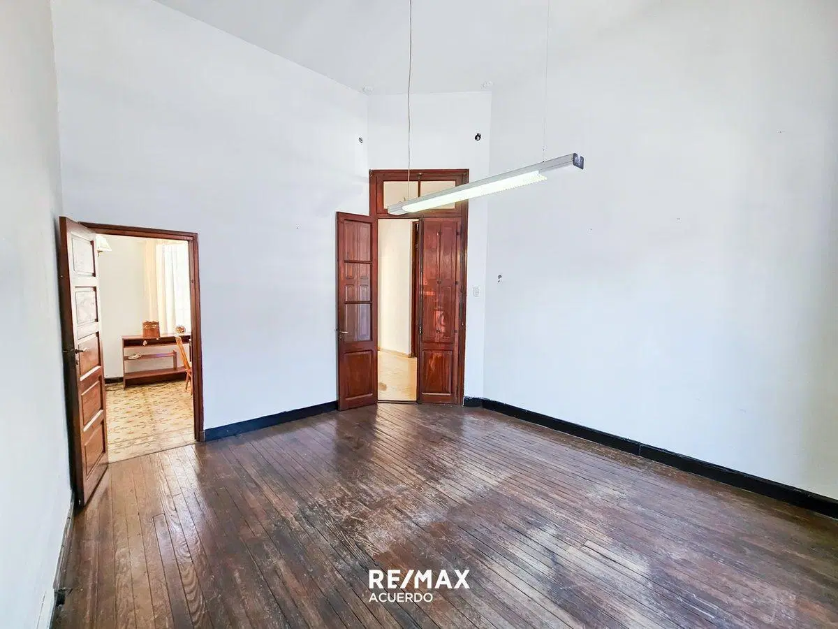 VENTA  CASA  4 DORMI CENTRICA SAN NICOLAS APTA C. 5