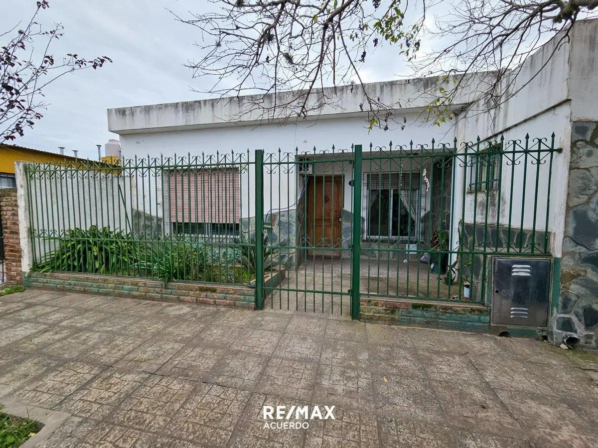 VENTA AMPLIA CASA APTO CREDITO EN SAN NICOLAS 5