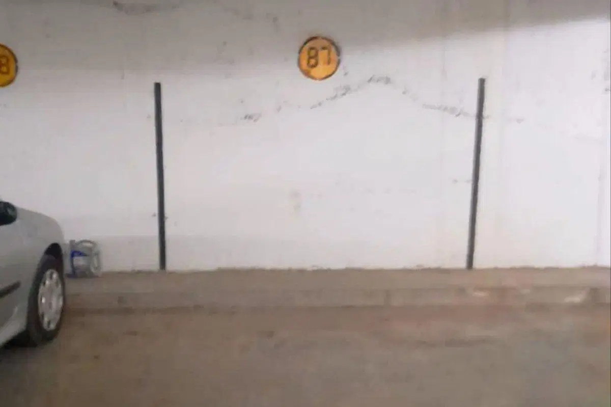 VENDO Cochera Cubierta en Complejo 9 de Julio 120 4