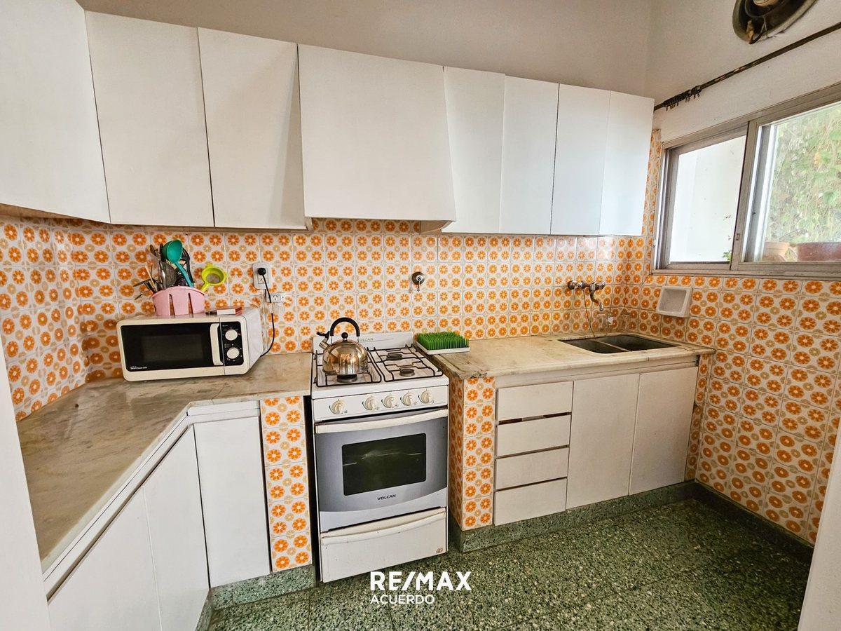 Foto de VENTA CASA CENTRICA 2 DORM SAN NICOLAS APTA CRED, imagen 2