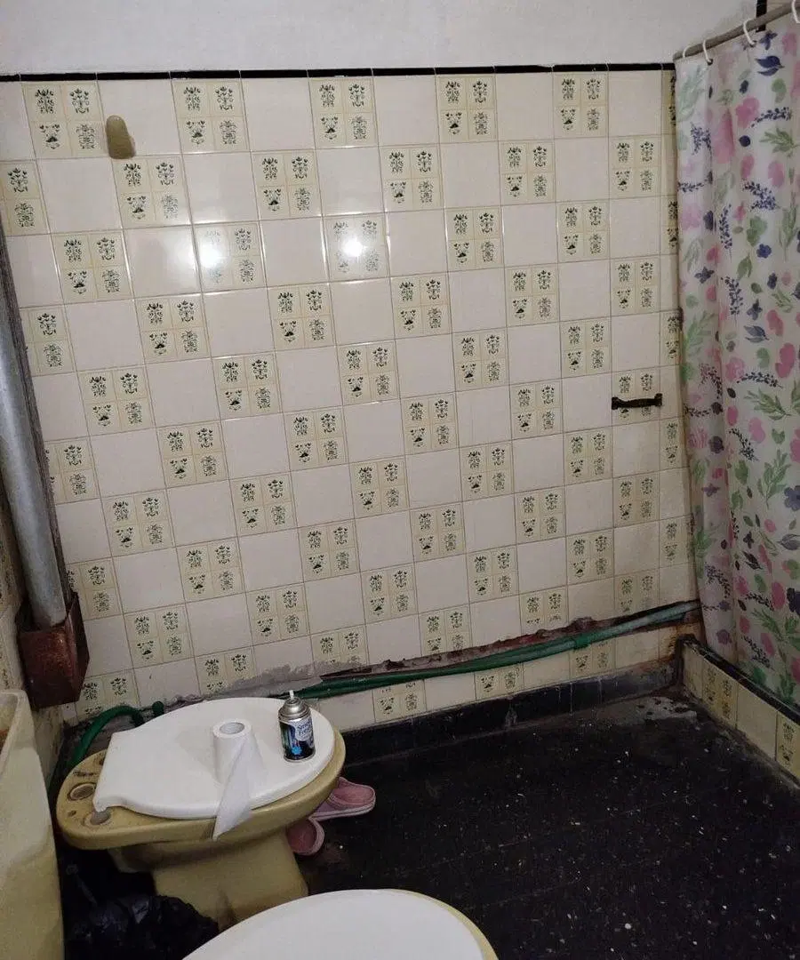 VENTA CASA A REFACCIONAR CON 2 LOCALES - EREZCANO 5