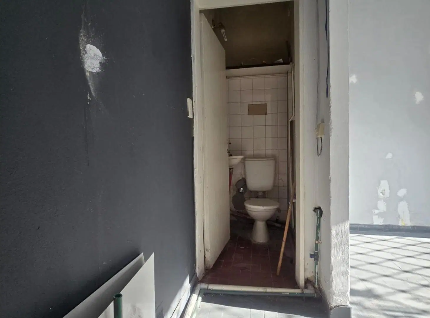 CASA C/2 LOCALES AL FRENTE +DEPENDENCIAS A DEMOLER 4