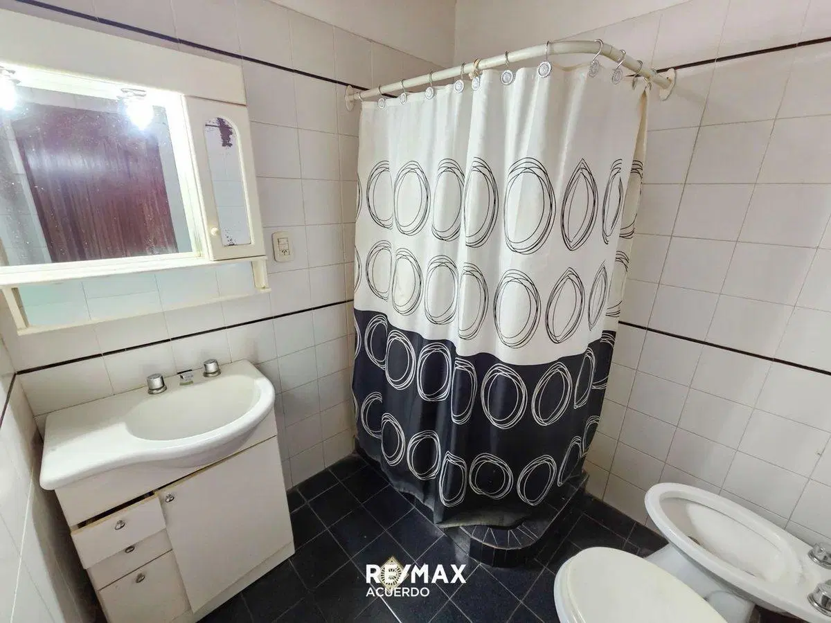 VENTA CASA LA EMILIA 2 HAB MAS DEPTO A REFACCIONAR 8