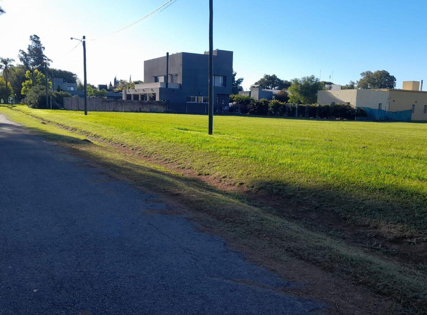 LOTE CLUB DE CAMPO BELGRANO