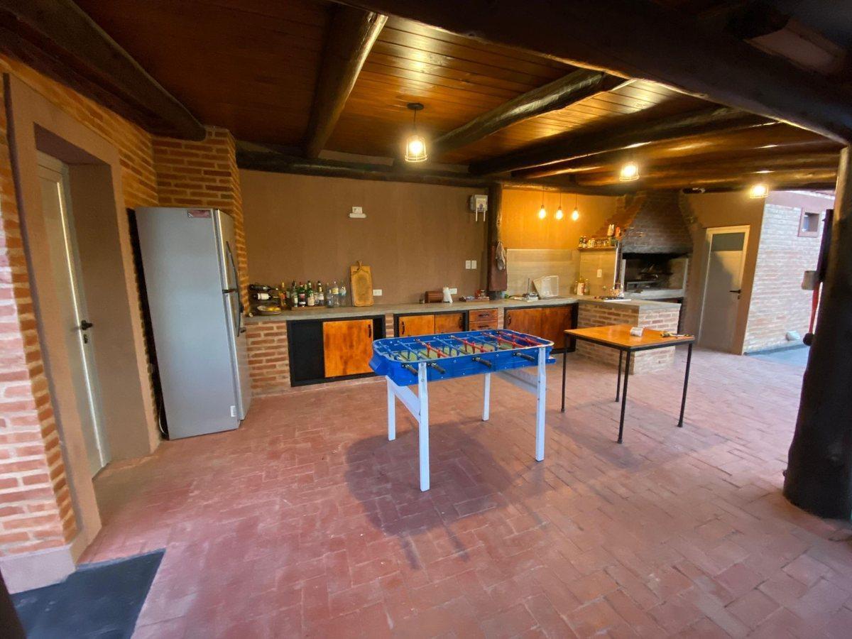 Foto de VENTA-CASA C/PISCINA Y QUINCHO - 700m2 B. YAGUARÓN, imagen 3