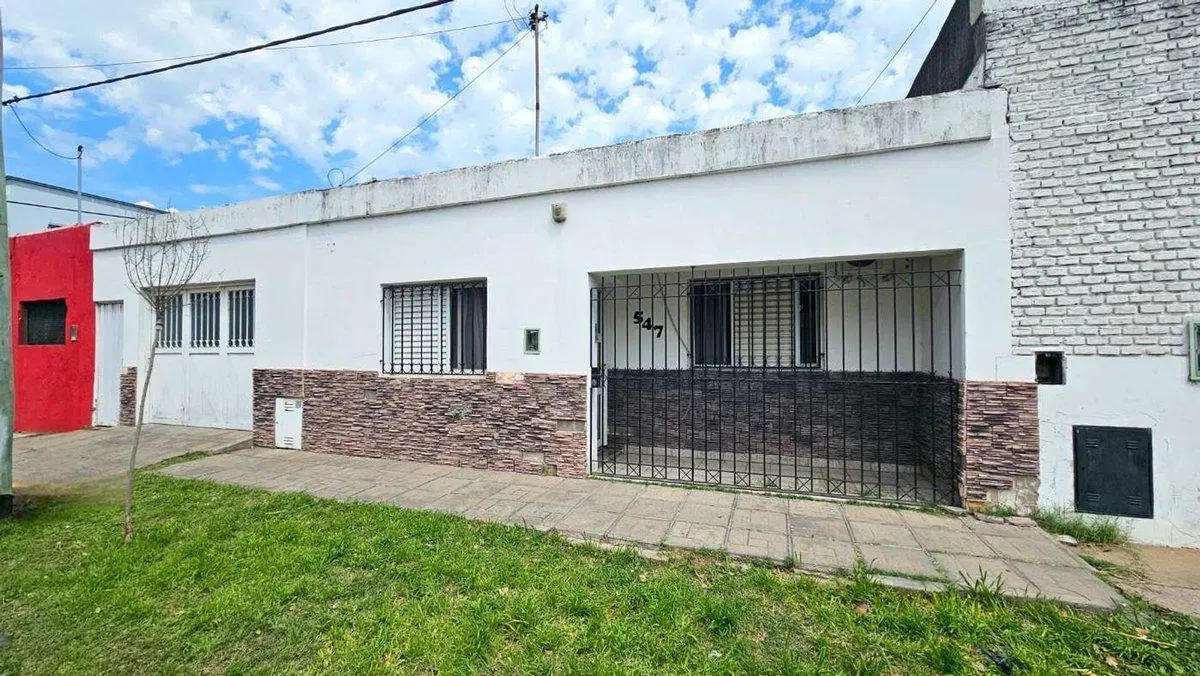 VENTA CASA 2 DORMITORIOS  CON PISCINA APTO CREDITO 3