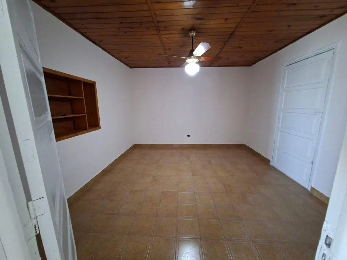 VENTA CASA SOBRE LOTE 974M2 - GENERAL ROJO 4