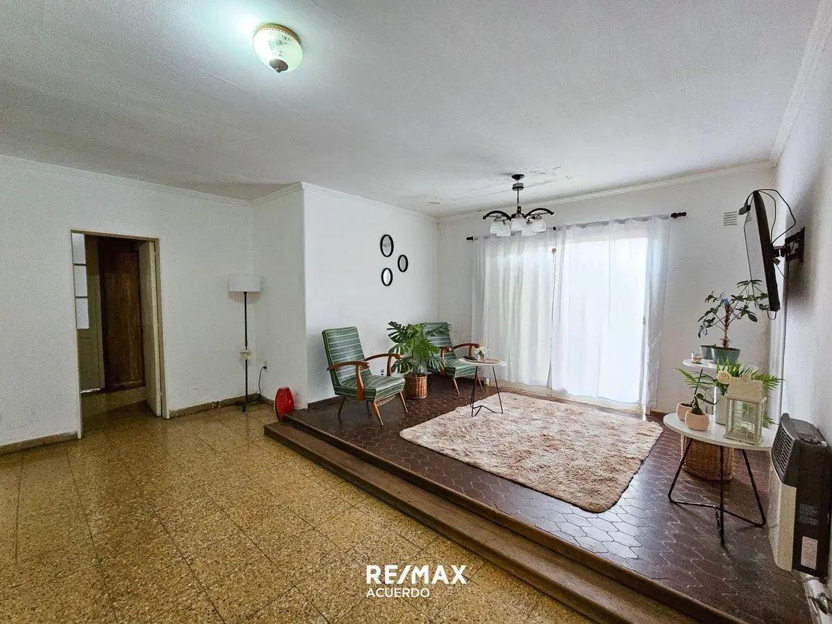 VENTA CASA TRES DORM. Y PATIO EN ROJO APTA CREDITO 5