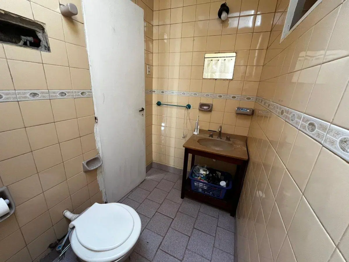VENTA  CASA  CON LOCAL RAMALLO EXCELENTE UBICACION 4