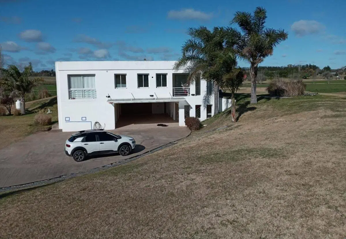VENTA CAMPO 3 HS CON CASA DE CATEGORIA-BARADERO 1