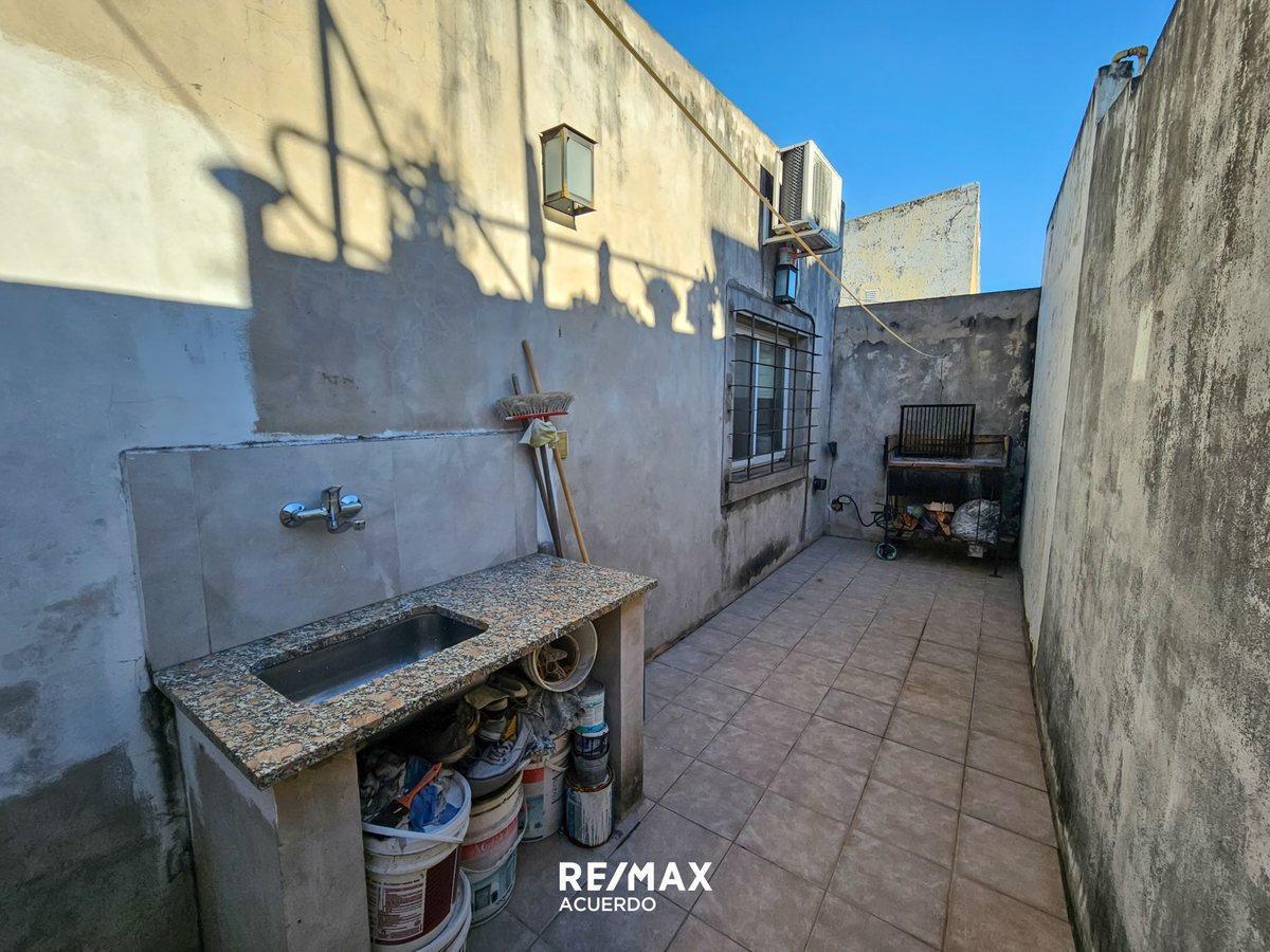 Foto de VENTA CASA CENTRICA DE UN DORMITORIO COCHERA, imagen 4