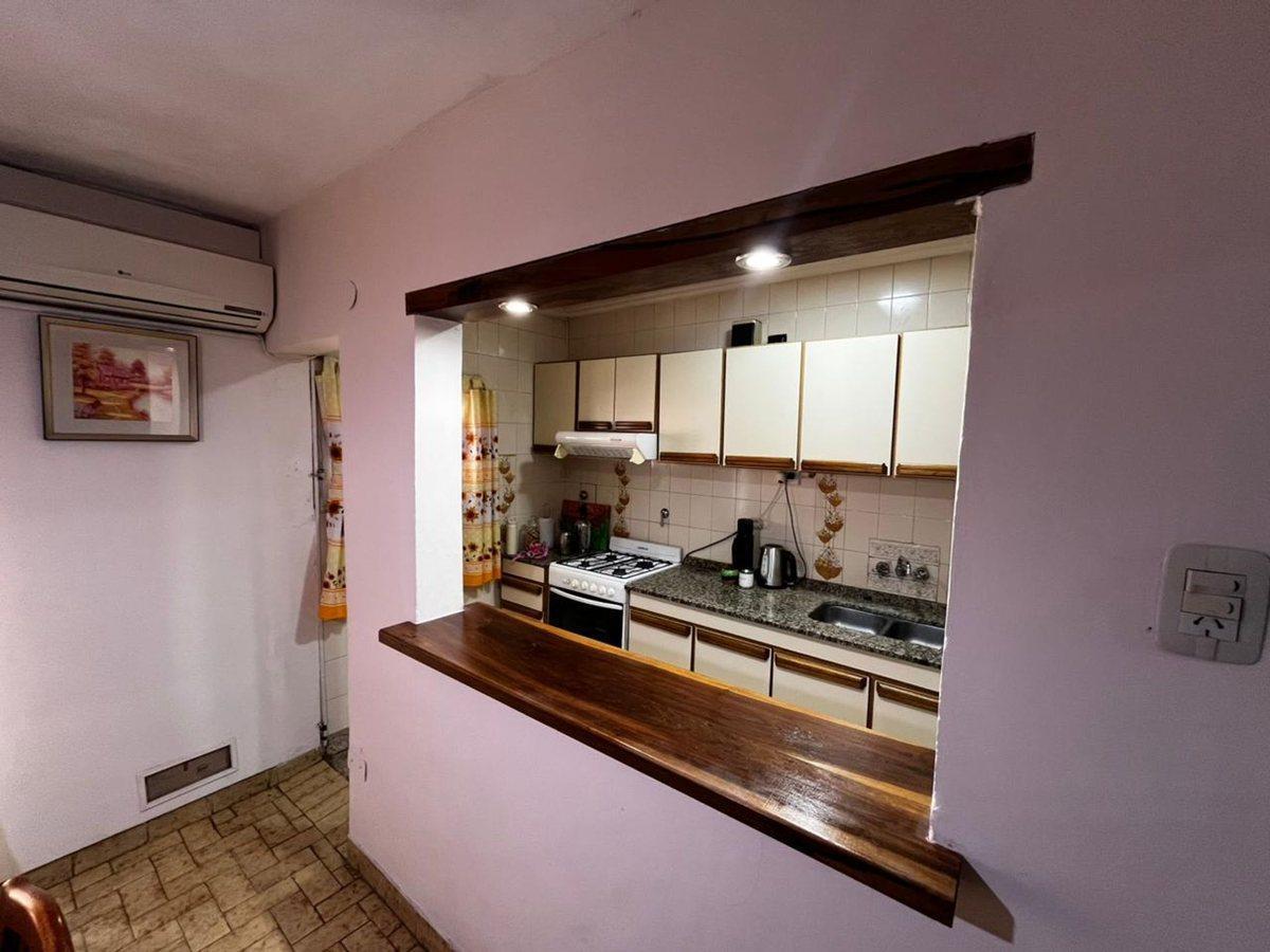 Foto de VENTA CASA 2 DORMITORIOS AV ALBERDI 597, APTA CRED, imagen 1