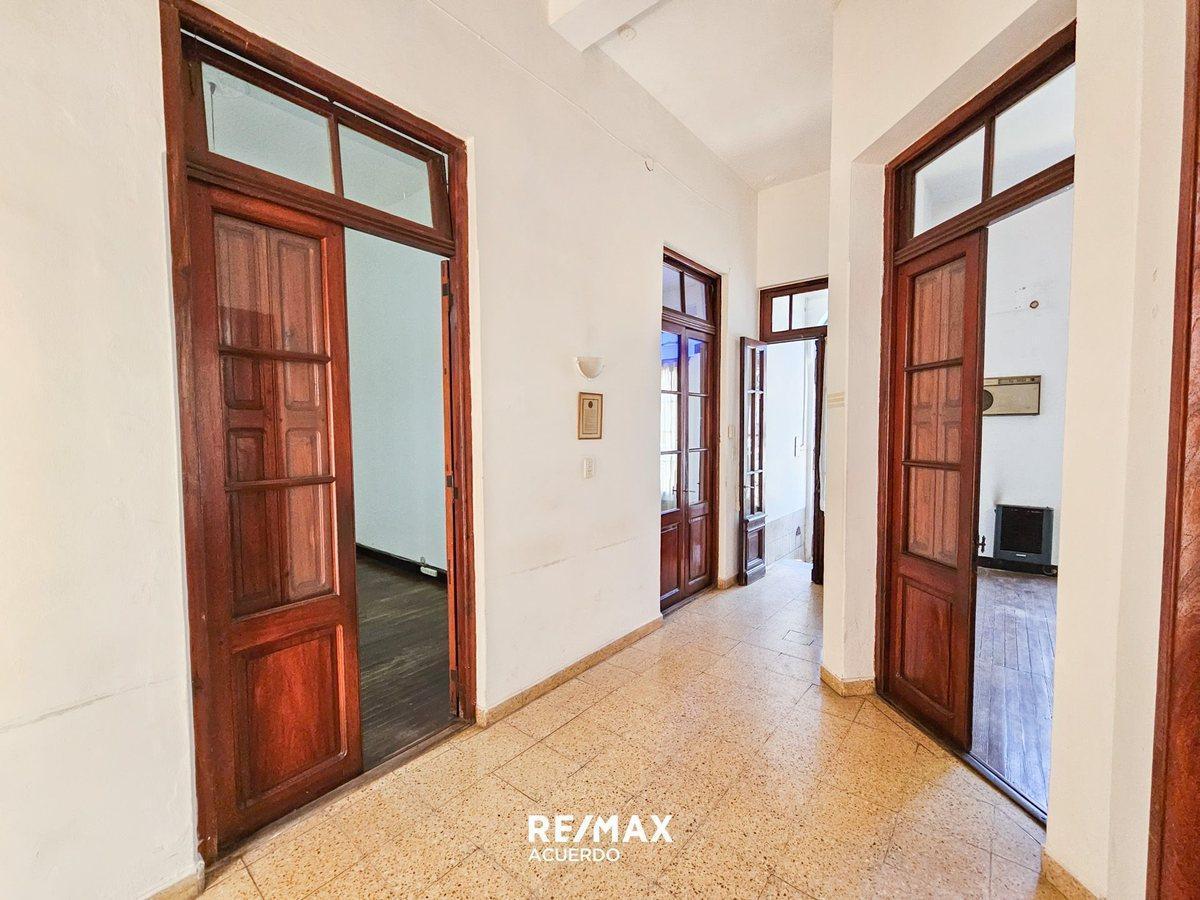 Foto de VENTA CASA 4 DORMI CENTRICA SAN NICOLAS APTA C., imagen 3