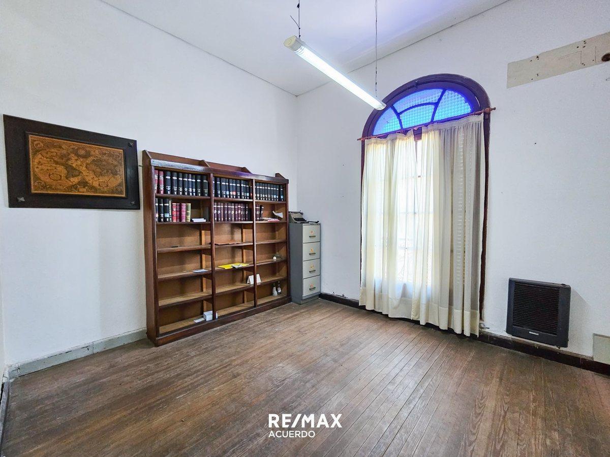 Foto de VENTA CASA 4 DORMI CENTRICA SAN NICOLAS APTA C., imagen 2