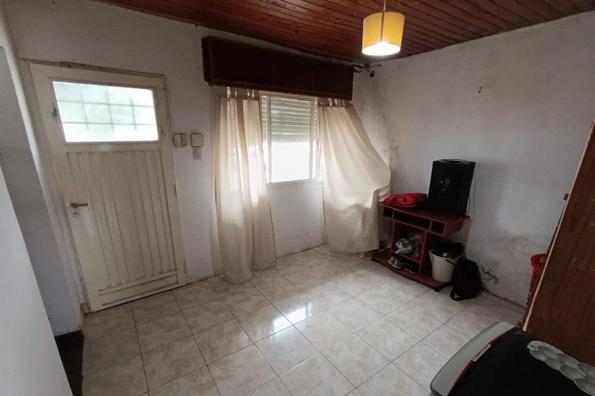 Foto de Venta Casa 200m2, 2 dormitorios. Pezzi San Nicolas, imagen 1