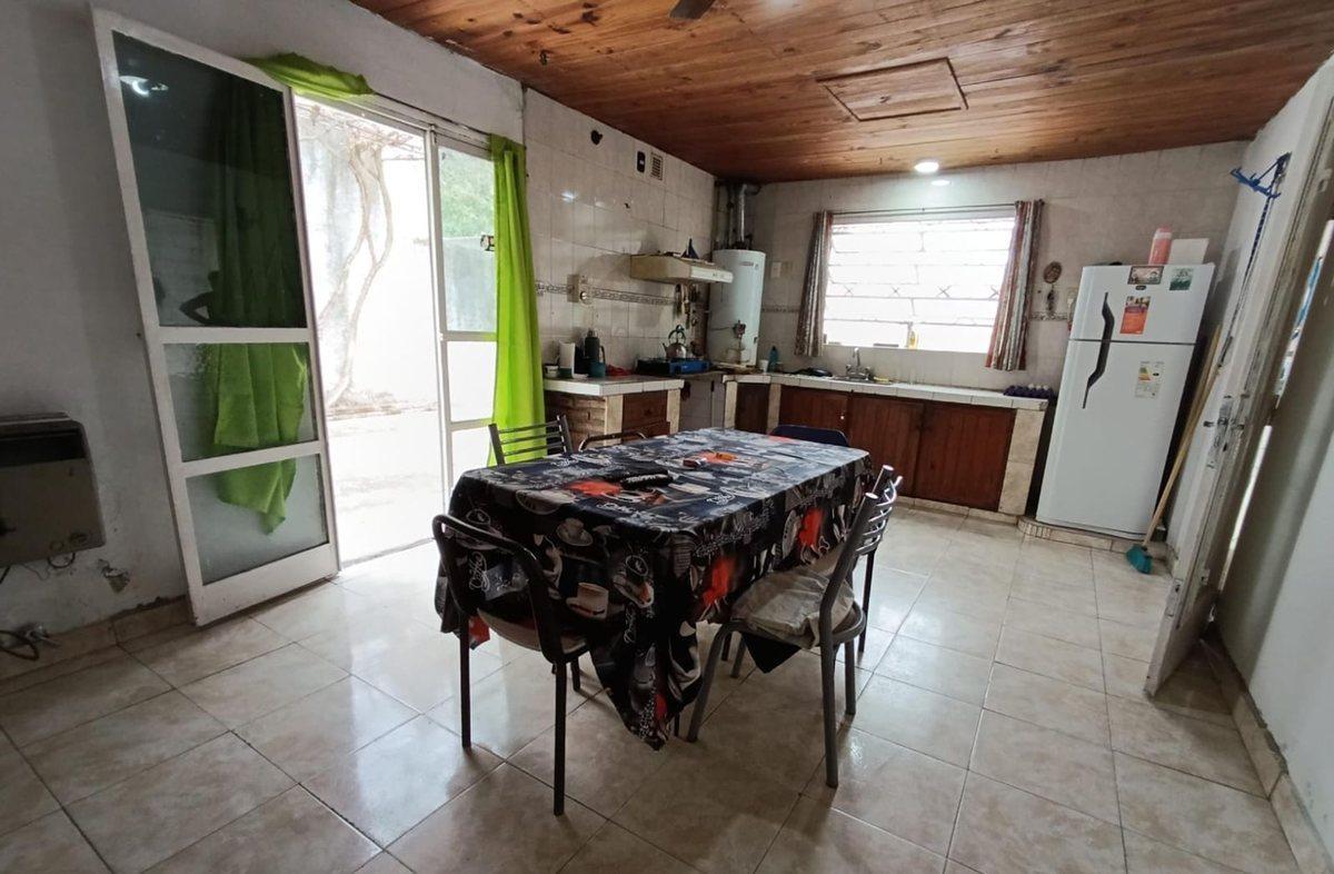 Foto de Venta Casa 200m2, 2 dormitorios. Pezzi San Nicolas, imagen 3