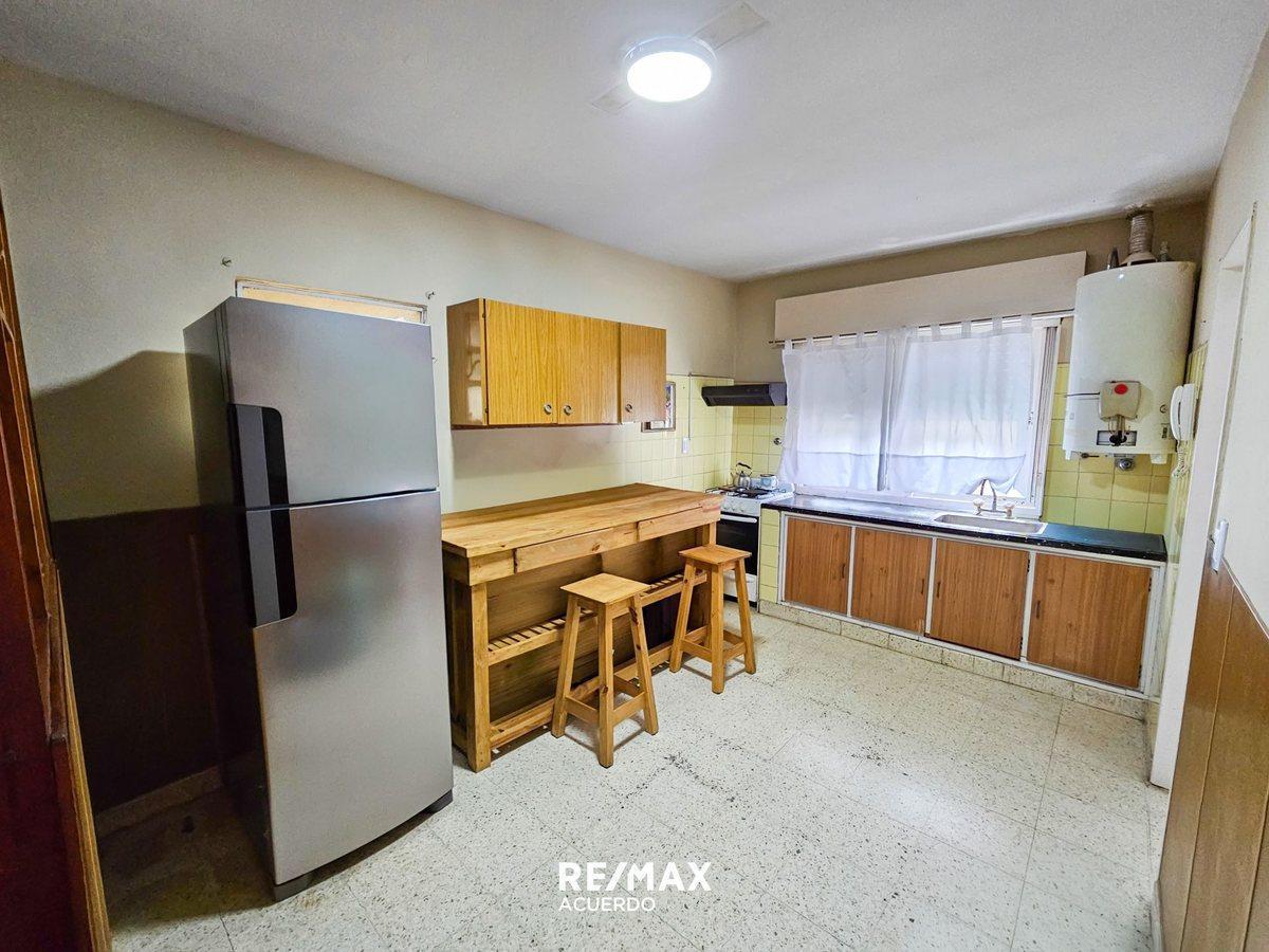 Foto de VENTA PH CASA MACROCENTRO 2 DORM Y PATIO CERRAD0, imagen 1