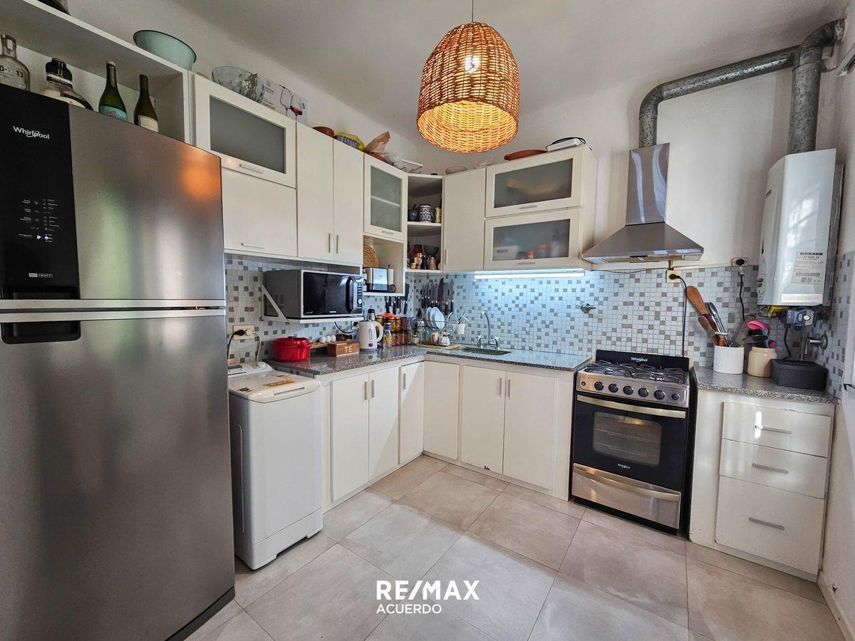 Foto de VENTA CASA CENTRICA DE UN DORMITORIO COCHERA, imagen 2