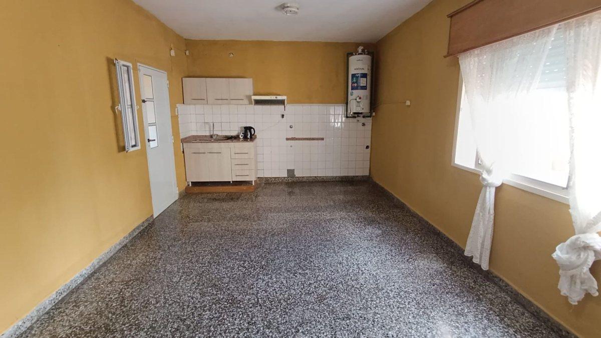 Foto de Venta casa 2 habitaciones con quincho y jardín, imagen 2