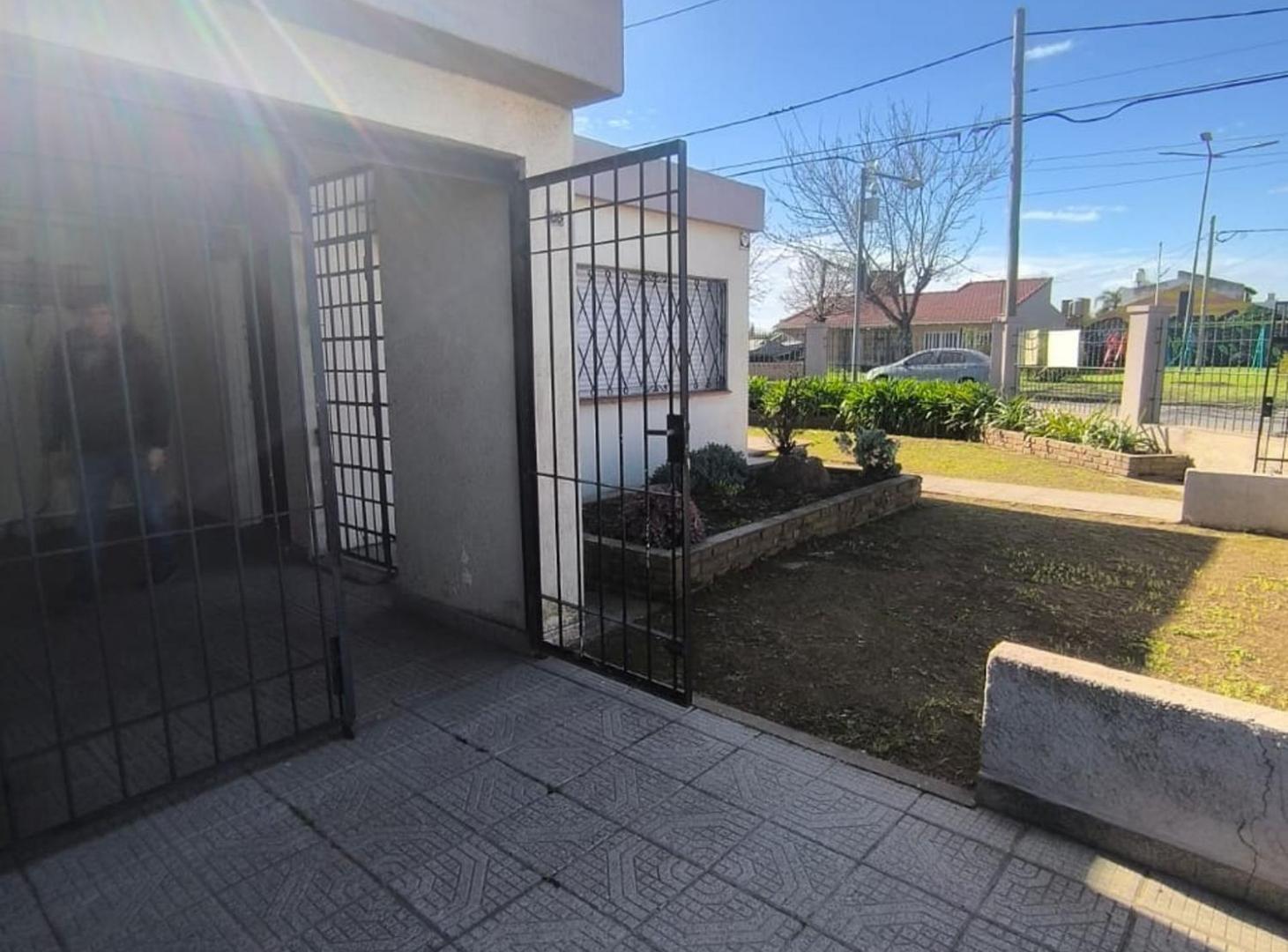 Foto de VENTA CASA SAN NICOLAS 3 DORM PATIO VERDE APT CRED, imagen 5