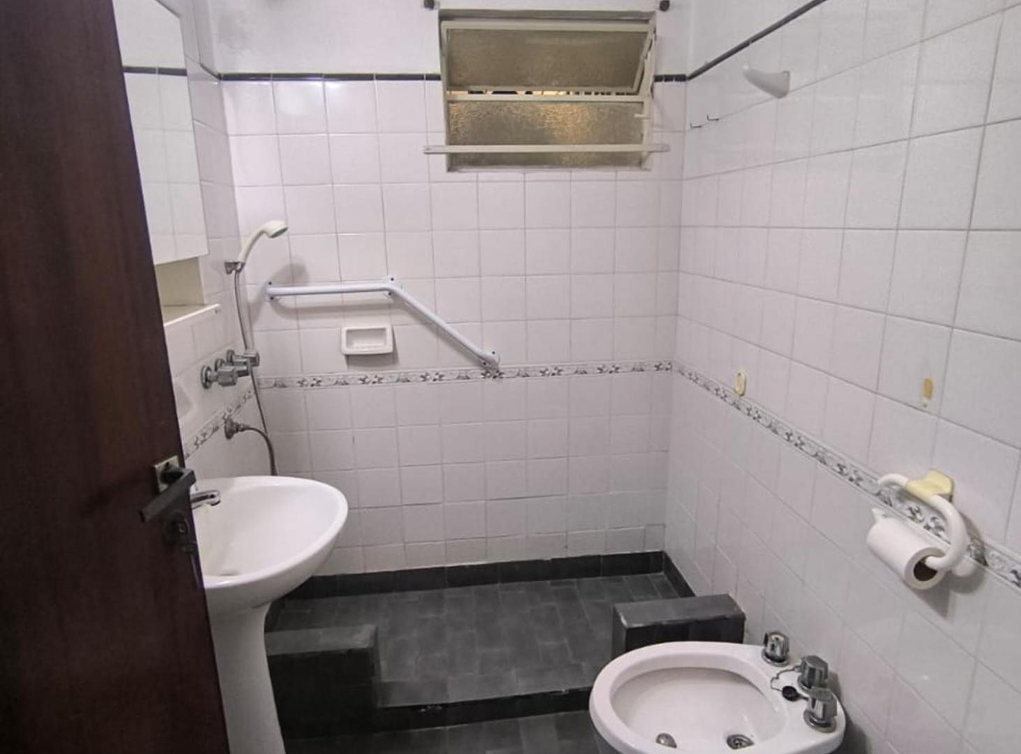 Foto de VENTA CASA SAN NICOLAS 3 DORM PATIO VERDE APT CRED, imagen 4
