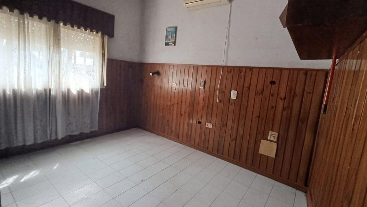 Foto de Venta Casa de 3 habitaciones + dpto. independiente, imagen 3