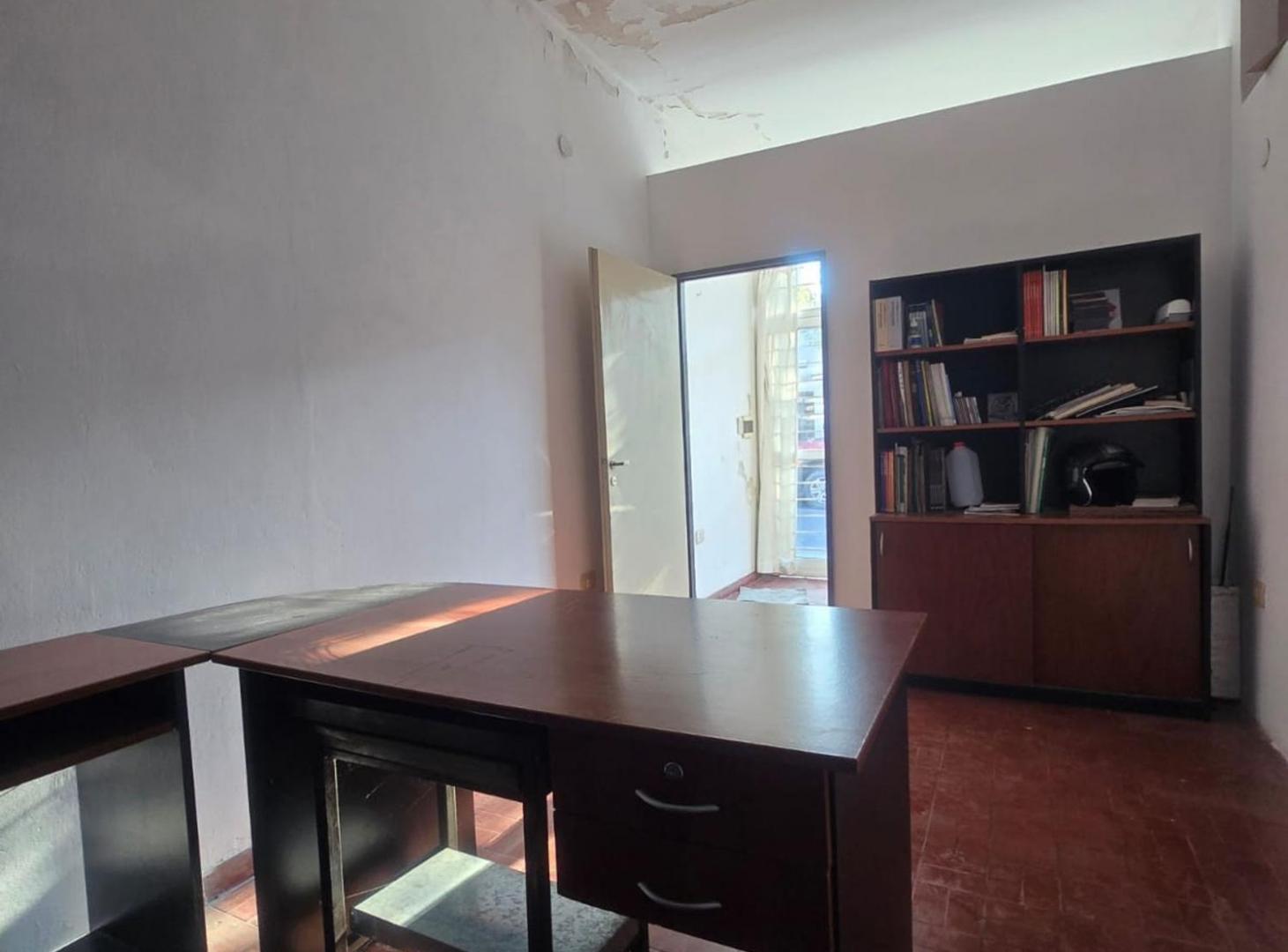 Foto de VENTA 2 LOCALES CENTRICO AL FRENTE+DEPEND aDEMOLER, imagen 2