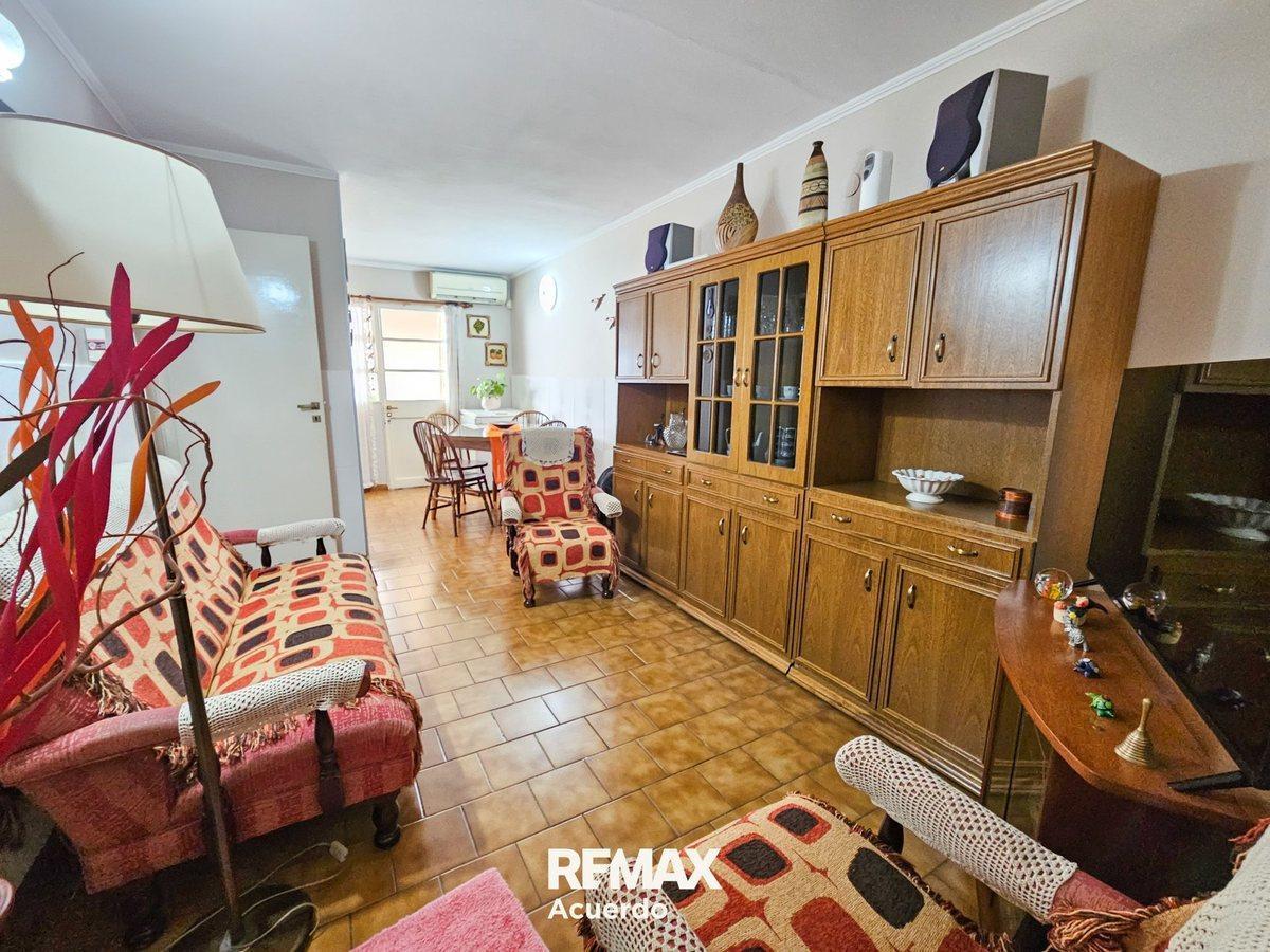 Foto de VENTA CASA DUPLEX 3 DORM.C/COCHERA EN SAN NICOLAS, imagen 2