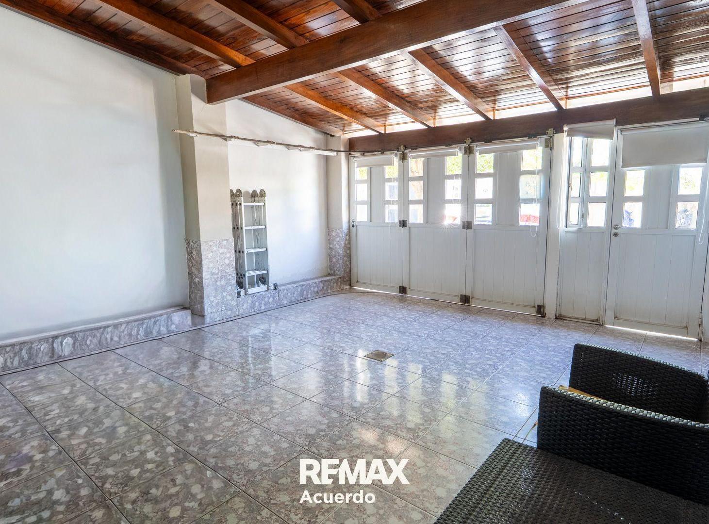 Foto de VENTA CASA DUPLEX - 4 DORM Y COCHERA - SAN NICOLAS, imagen 3