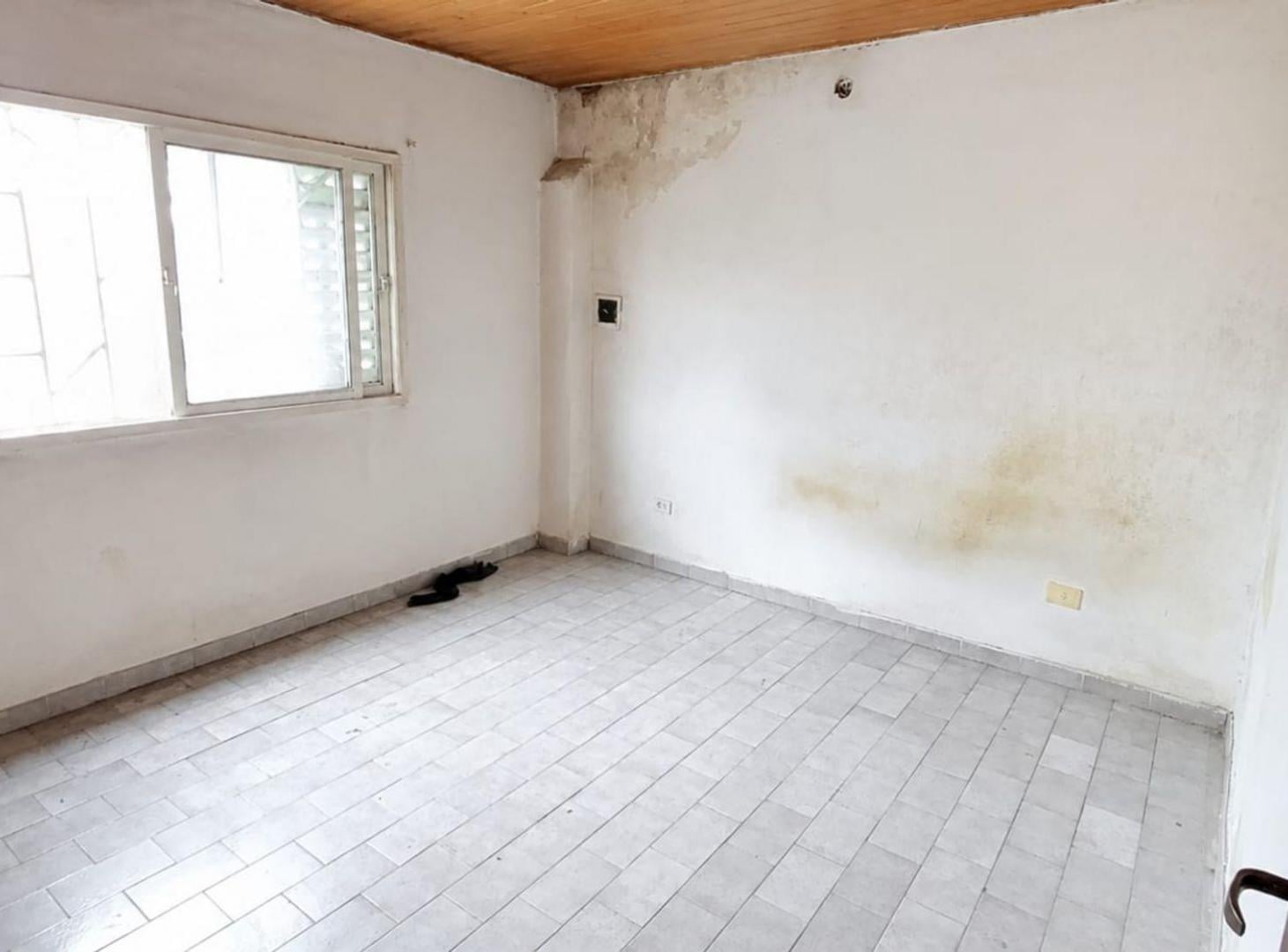 Foto de Vendo casa a refaccionar, imagen 2