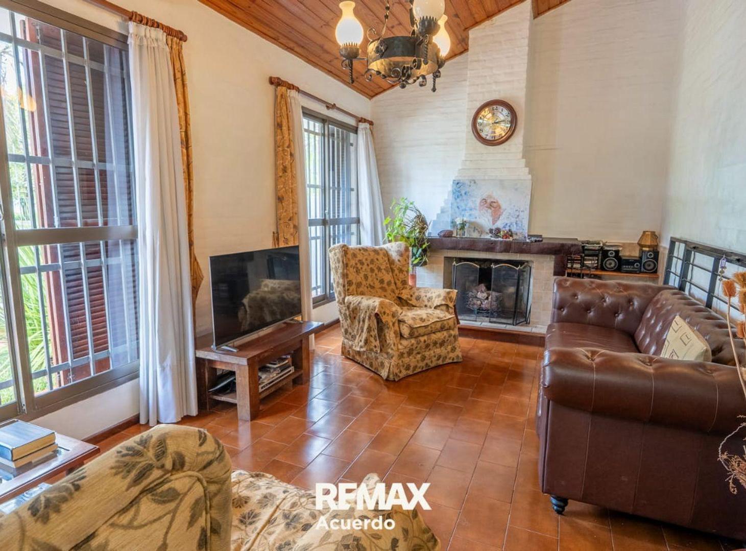 Foto de VENTA CASA SAN NICOLÁS: 3 DORMS, QUINCHO Y COCHERA, imagen 3