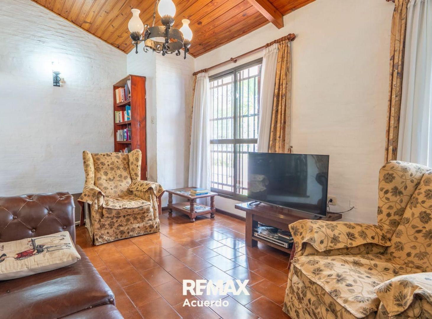 Foto de VENTA CASA SAN NICOLÁS: 3 DORMS, QUINCHO Y COCHERA, imagen 4