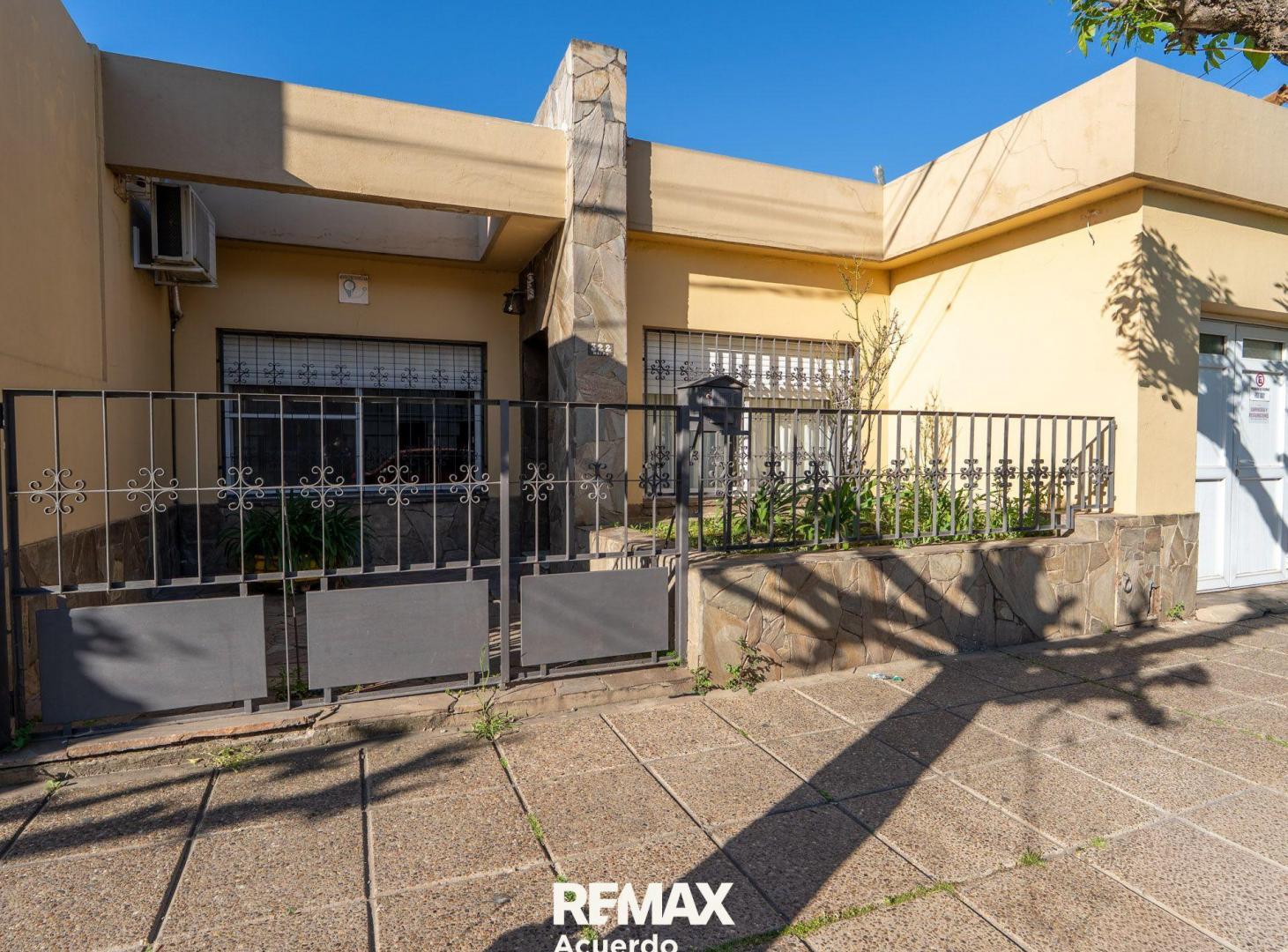 Foto de VENTA CASA 2 DORM PATIO PILE SAN NICOLAS APTA CRED, imagen 1