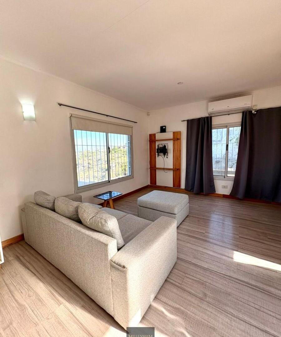 Foto de Casa 3 Dormitorios Pileta Quincho- B° Villa Del Lago, Carlos Paz, imagen 1