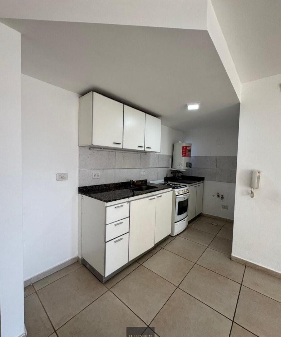 Foto de Departemento 1 dormitorio con balcon externo Alto Alberdi, imagen 5